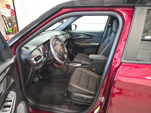 Used 2022 Chevrolet TrailBlazer RS FWD image 9