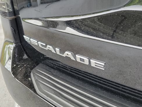 Used 2022 Cadillac Escalade ESV Premium Luxury w/ Performance Package image 6