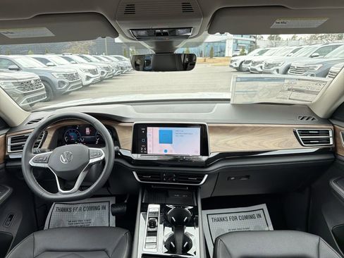 New 2026 Volkswagen Atlas SE FWD image 24