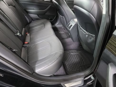Used 2016 Hyundai Sonata Limited w/ Option Group 04 FWD image 22