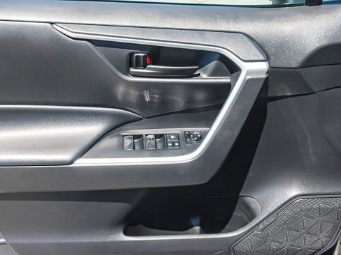 Used 2023 Toyota RAV4 LE AWD/4WD image 21