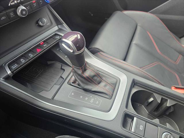 Used 2025 Audi Q3 2.0T Premium Plus w/ Premium Plus Package AWD/4WD image 32
