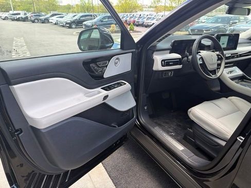 New 2026 Lincoln Aviator Reserve AWD/4WD image 12
