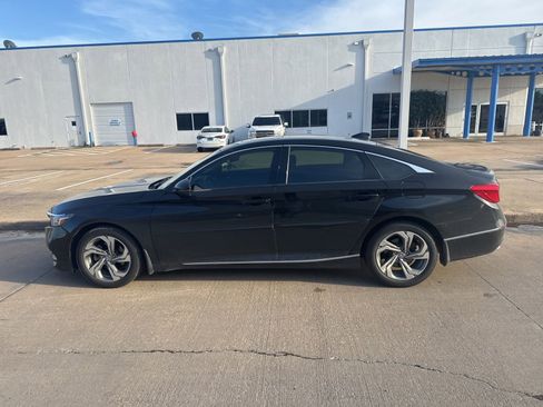 Used 2018 Honda Accord EX-L image 2