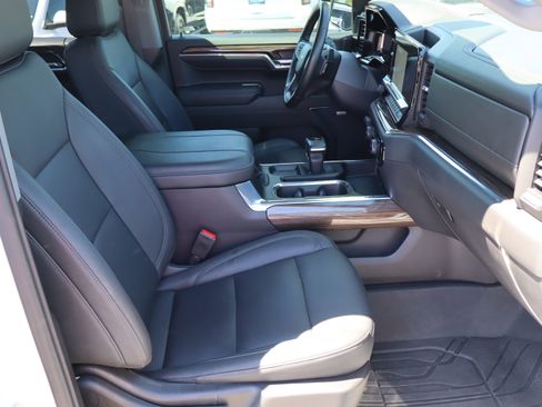 Certified 2024 Chevrolet Silverado 1500 LT Trail Boss w/ LT Trail Boss Premium Package AWD/4WD image 38