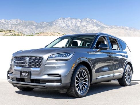 Used 2023 Lincoln Aviator Reserve w/ Class IV Trailer Tow Package RWD image 1