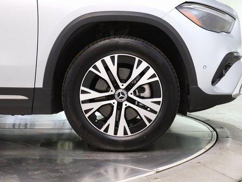 Certified 2025 Mercedes-Benz GLA 250 4MATIC image 14