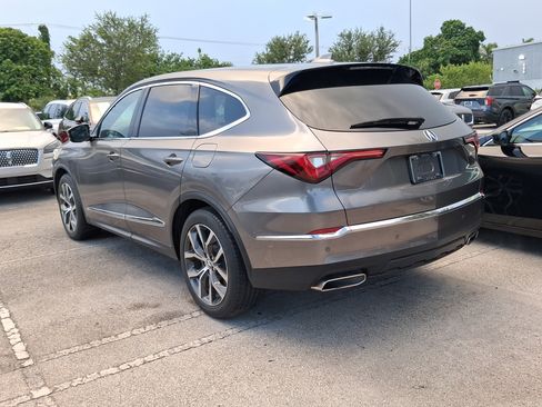 Used 2024 Acura MDX w/ Technology Package FWD image 3