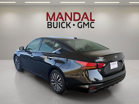 Used 2024 Nissan Altima 2.5 SV image 8