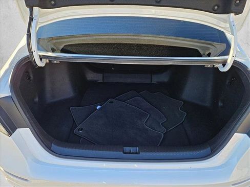 Used 2025 Honda Accord SE image 6