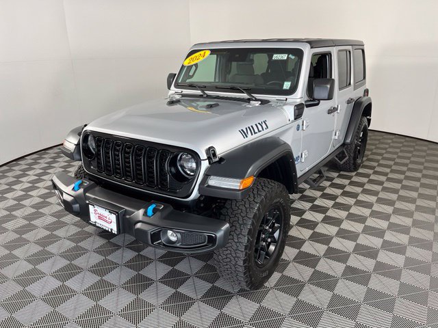 Used 2024 Jeep Wrangler Unlimited AWD/4WD image 3