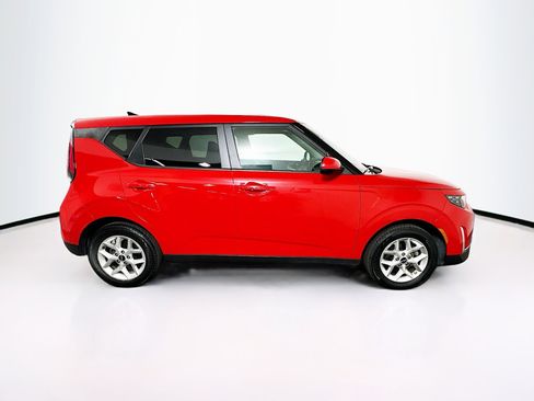 Used 2025 Kia Soul LX w/ LX Technology Package FWD image 10