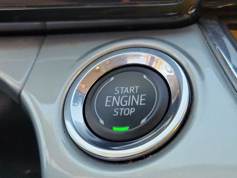 Used 2025 Chevrolet Trax LT w/ LT Convenience Package FWD image 40