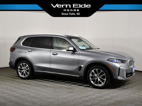 Used 2024 BMW X5 xDrive40i w/ Premium Package AWD/4WD image 1
