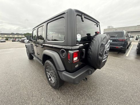 Used 2024 Jeep Wrangler Unlimited Sport AWD/4WD image 3