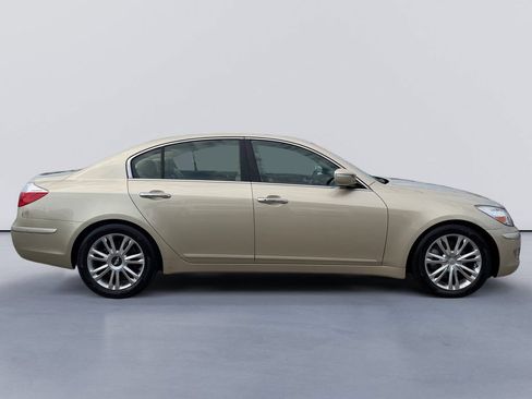 Used 2011 Hyundai Genesis 3.8 w/ Technology Pkg 4 RWD image 2