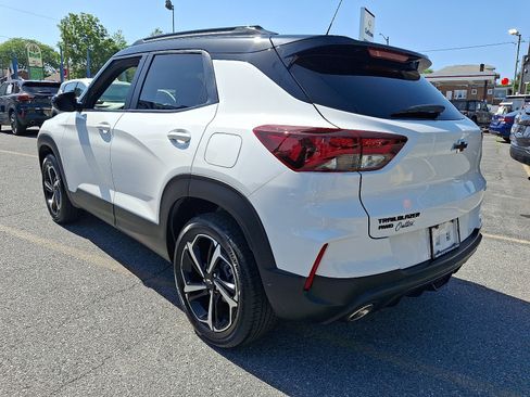 Used 2023 Chevrolet TrailBlazer RS w/ Convenience Package AWD/4WD image 3