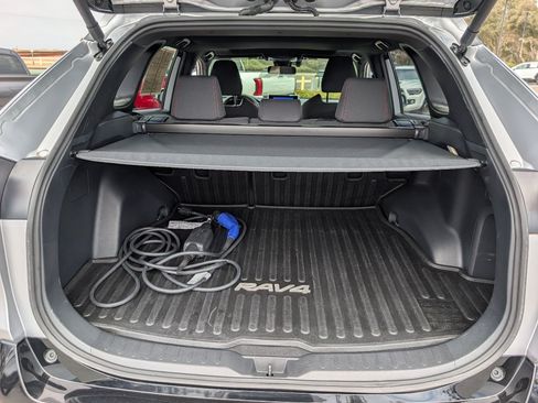 Used 2024 Toyota RAV4 SE w/ Weather & Moonroof Package AWD/4WD image 9