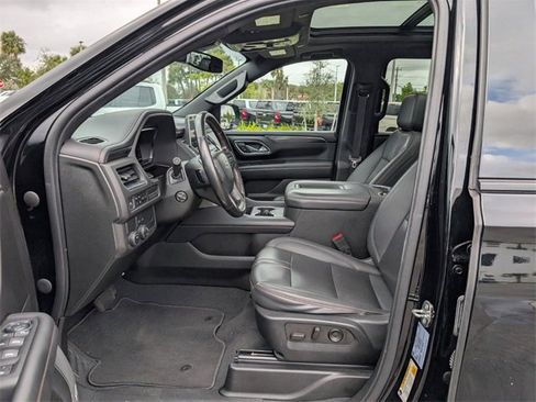 Used 2022 Chevrolet Suburban RST w/ Luxury Package image 5