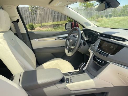 Used 2023 Cadillac XT5 Premium Luxury w/ LPO, Floor Liner Package FWD image 33