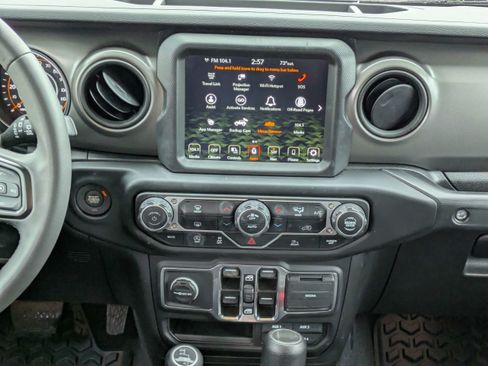 Used 2023 Jeep Wrangler Unlimited Sport AWD/4WD image 18