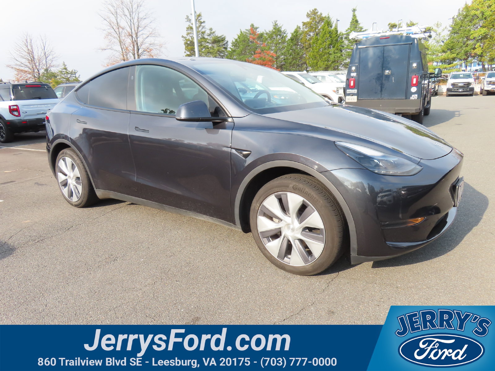 Used 2024 Tesla Model Y 2WD image 1