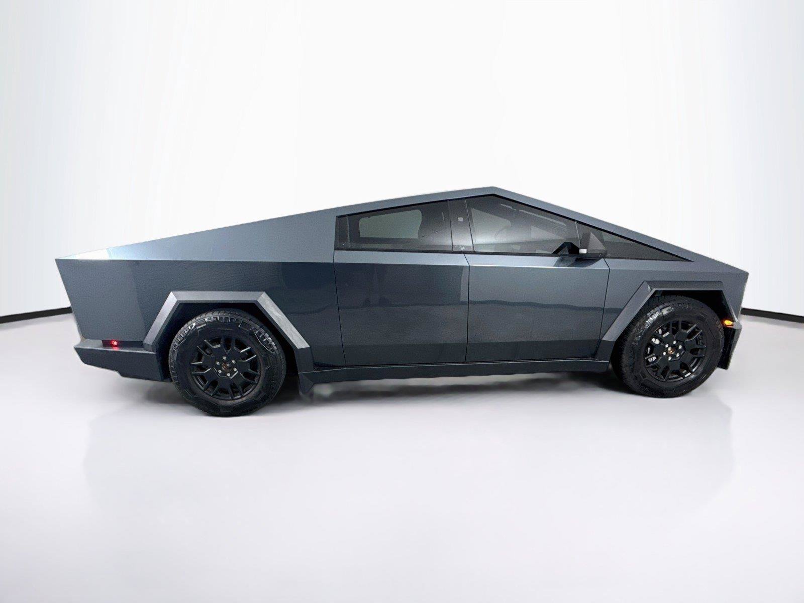 Used 2024 Tesla Cybertruck AWD Crew Cab image 6