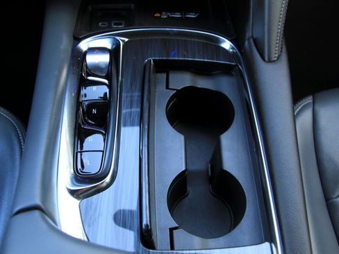 Used 2024 Buick Enclave Essence w/ Experience Buick Package image 19