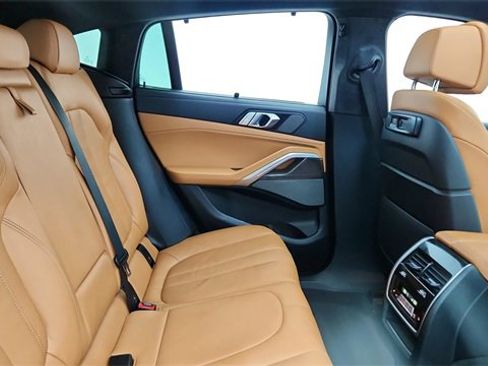 Used 2022 BMW X6 M50i w/ Premium Package image 25