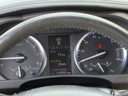 Used 2015 Toyota Highlander Limited image 16