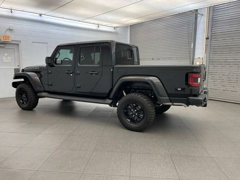Certified 2025 Jeep Gladiator Mojave AWD/4WD image 6