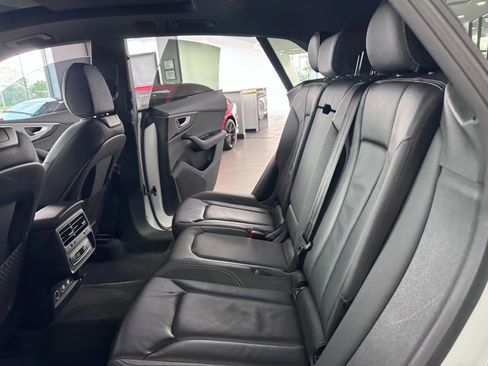 Used 2019 Audi Q8 Premium w/ Convenience Package image 17