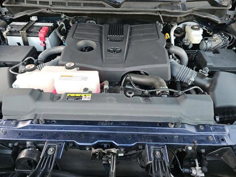 Used 2023 Toyota Tundra SR5 w/ SR5 Convenience Package AWD/4WD image 21