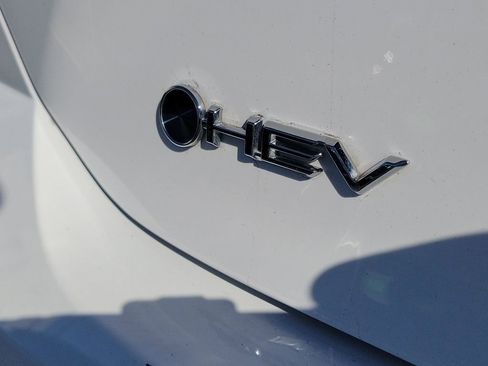 Used 2025 Toyota Camry SE image 7