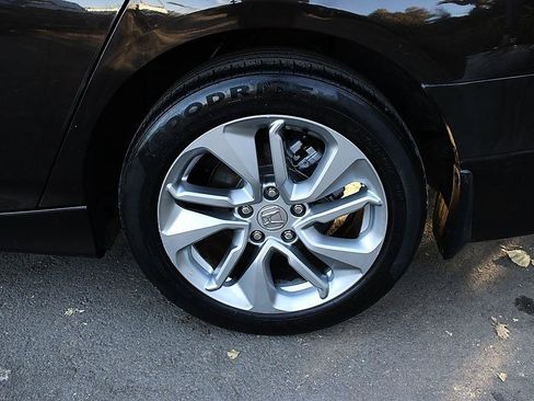 Used 2018 Honda Accord LX image 8