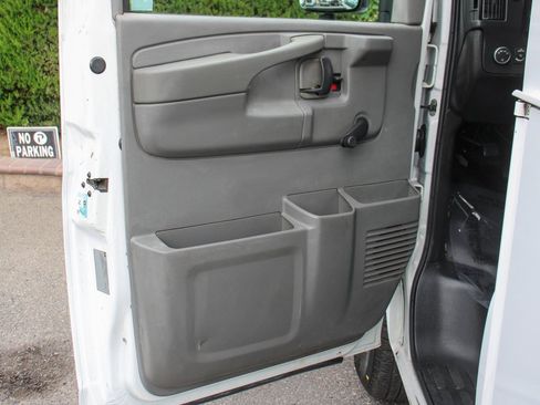 Used 2012 GMC Savana 3500 image 16