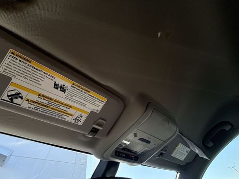 Certified 2018 Chevrolet Equinox LT image 25