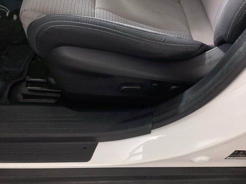 Used 2020 Subaru Outback Premium image 14