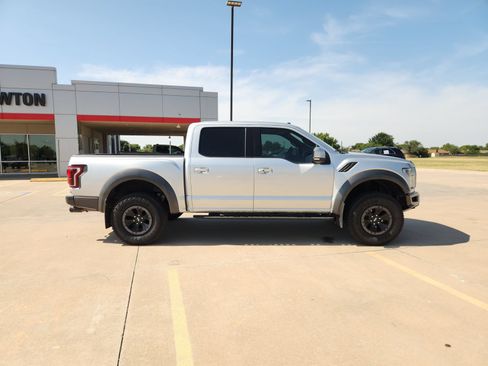 Used 2018 Ford F150 Raptor w/ Equipment Group 802A Luxury AWD/4WD image 7