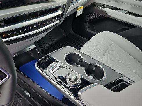 New 2025 Cadillac Lyriq Luxury image 23