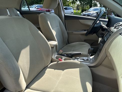 Used 2013 Toyota Corolla LE FWD image 27