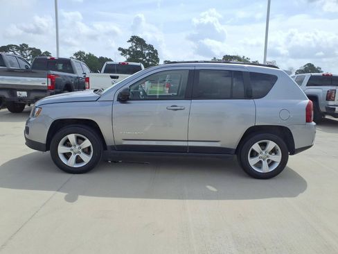 Used 2017 Jeep Compass Sport w/ Power Value Group FWD image 9