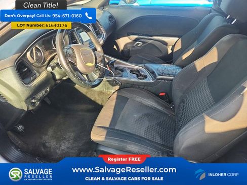 Used 2015 Dodge Challenger SXT RWD image 9