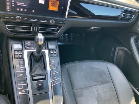 Used 2019 Porsche Macan AWD/4WD image 28
