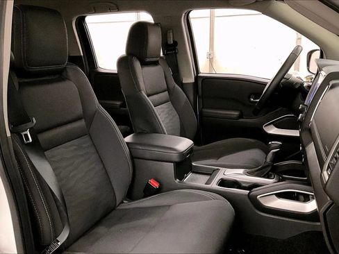 Used 2024 Nissan Frontier SV w/ SV Convenience Package image 7