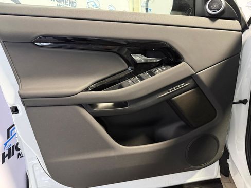 Used 2026 Land Rover Range Rover Evoque S image 11