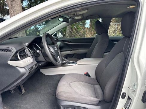 Used 2023 Toyota Camry LE FWD image 9