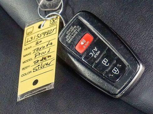 Used 2020 Toyota Prius Prime XLE FWD image 30