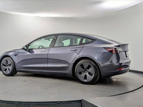 Used 2023 Tesla Model 3 Standard Range image 4