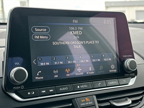 Used 2025 Nissan Altima 2.5 SV image 18